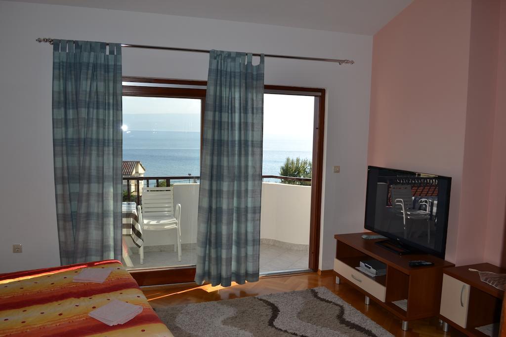 Apartments Karlo Omis Room photo