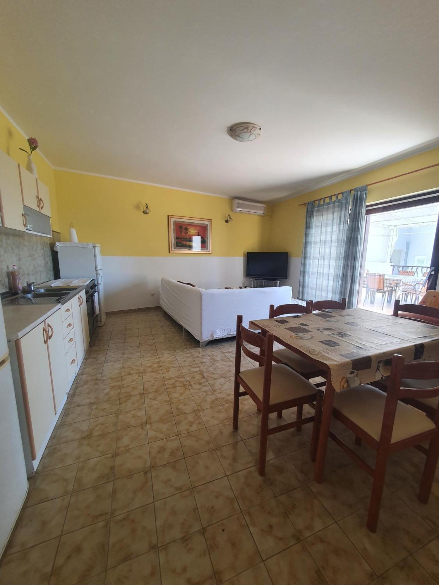 Apartments Karlo Omis Room photo