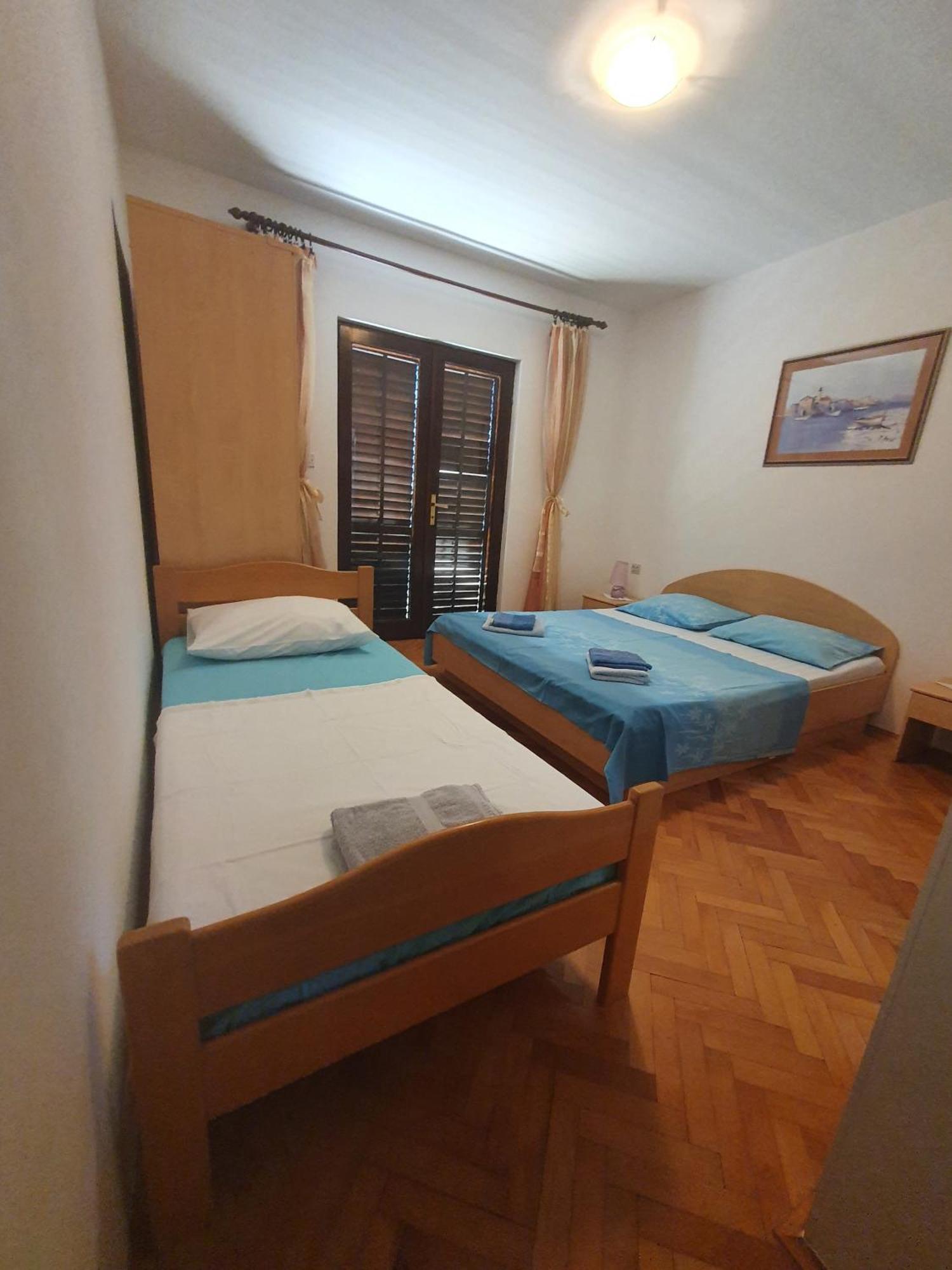 Apartments Karlo Omis Room photo