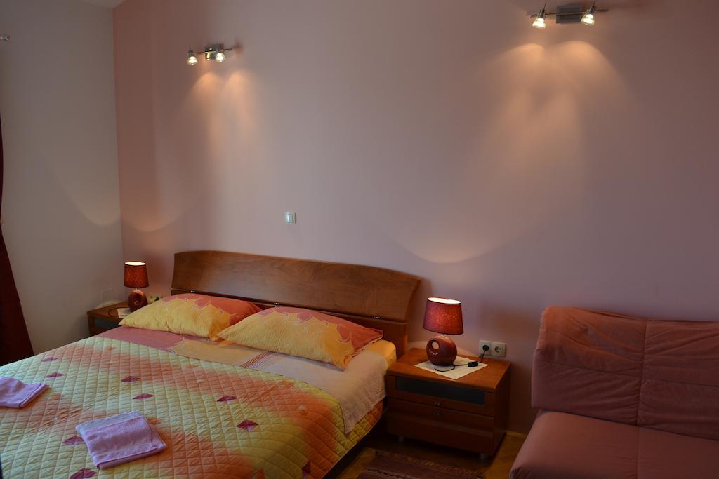Apartments Karlo Omis Room photo
