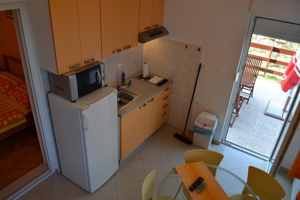 Apartments Karlo Omis Exterior photo