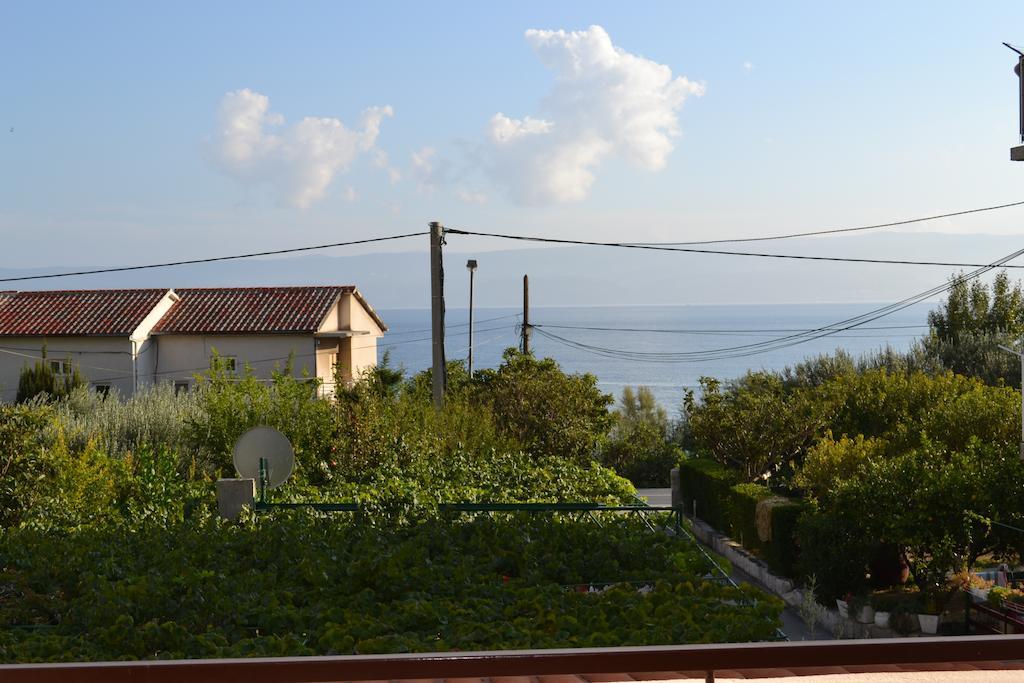 Apartments Karlo Omis Exterior photo