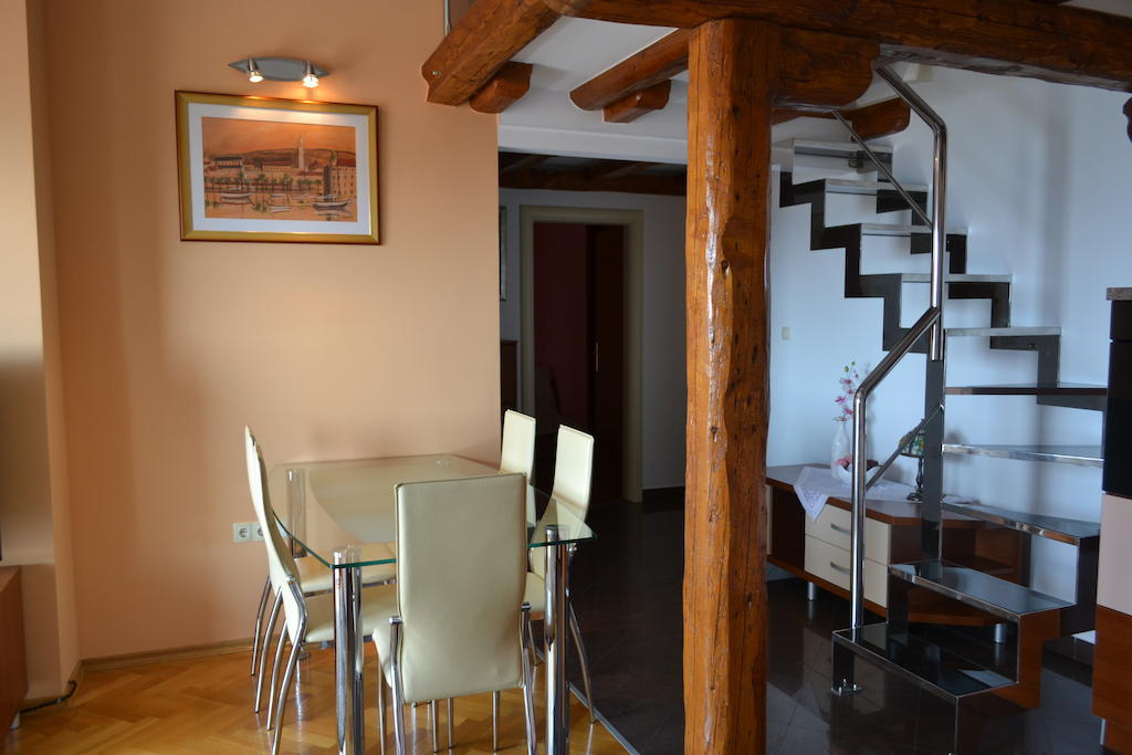 Apartments Karlo Omis Room photo