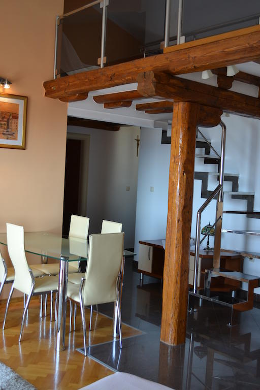 Apartments Karlo Omis Exterior photo