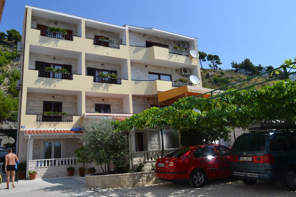 Apartments Karlo Omis Exterior photo